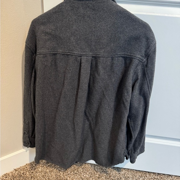 American Eagle Gray Fleece Shacket - Picture 3 of 3